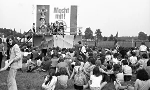The camps of the DKP-affiliated children's and youth organisations Junge Pioniere and SDAJ at Whitsun 1975 on 17