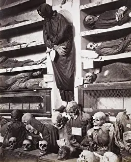 Framed Print : Capuchin Crypt, Le Catacombe dei Cappuccini