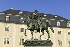 Carl August Monument, Anna Amalien Library