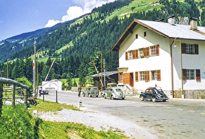 Cars at the border crossing Border control sign for the British zone, Arnbach, East Tyrol, Austria, Europe, 1950s, Europe