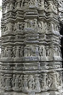 Carved stone pillar in Iyeshwareshware Shiva temple