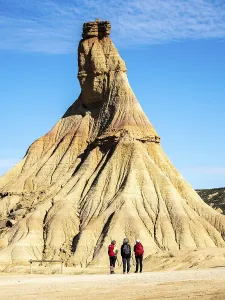 Castildetierra rock formation, tourists
