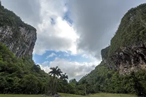 Caves, Cuevos del Indio in the Vinales Valley