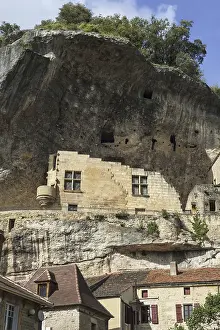 Chateau de Tayac, housing part of the Musee national de Prehistoire