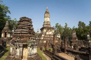 Category Buddhism Prints: Chedi, temple complex of Wat Chedi Ched Thaeo