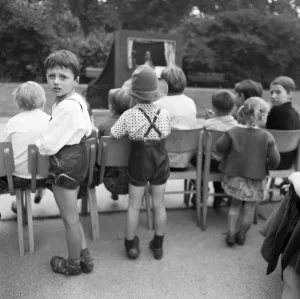 Children in the Ruhr area, here in the year 1966 in leisure and play