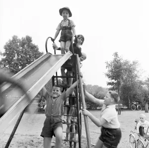 Children in the Ruhr area, here in the year 1966 in Leisure and Play