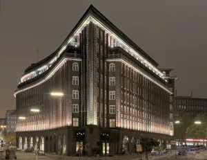 Chilehaus, illuminated at night