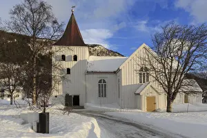 Church in Lyngseidet in winter