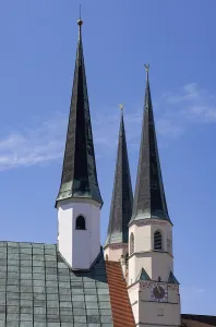 Church towers of the Chapel of Grace and the collegiate parish church of St Philip and St James on Kapellplatz