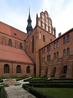 Category Historic EN Prints: Former Cistercian church, cloister courtyard with a view of the south transept from the south-west