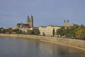 Category Cities DE Prints: Cityscape with gothic cathedral