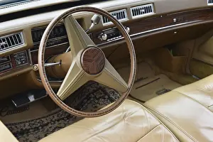 Classic car, steering wheel of an American classic car