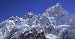 Very clear blue sky over Mount Everest and Nuptse