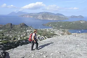 Climb to the crater on Vulcano