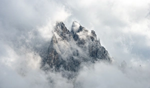 Category Mountain Landscapes Prints: Cloud-covered rocky peaks, mountain peaks of the Geisler group