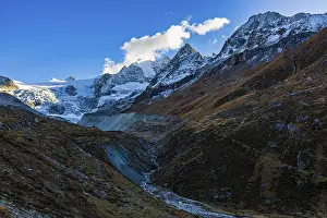 Clouds over the peaks of the Grand Cornier