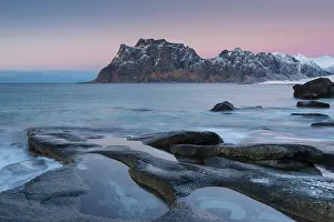 Coast in the evening, Uttakleiv