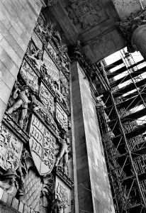 Coat of arms tree on the west side of the Reichstag building during the reconstruction