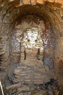 Collapsing Buddha statue, Shan State