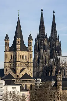 Cologne, Gross St. Martin, behind it the cathedral