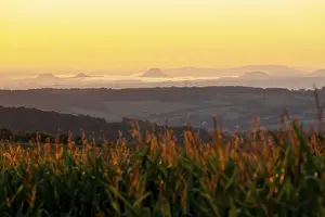 Colour-intensive sunrise towards Saxon Switzerland seen from round