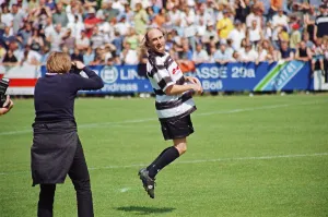 Comedian Otto Waalkes presents one of his gags