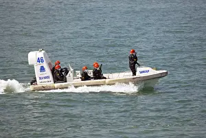 Category Historic EN Prints: Commandos in speed boat rescue operation