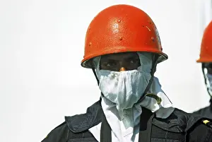 Category Historic EN Prints: Commandos wearing protection mask on rescue operation