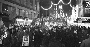 The communist-oriented SDAJ (Socialist Workers Youth of Germany) turned against the US war in 1968 in Hamburg