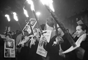 The communist-oriented SDAJ (Socialist Workers Youth of Germany) turned against the US war in 1968 in Hamburg
