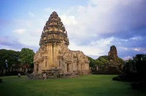 The complex at Phimai dates originally from the reign of Surayavarman II (r)