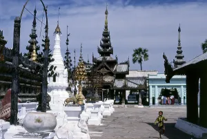 Construction of the Gawdawpalin Temple began during the reign of Narapatisithu (1174-1211)