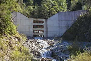 Construction on the Pinnsibach and forest in autumn