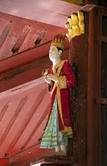 Construction of the Shwezigon Pagoda began during the reign of King Anawratha (r)