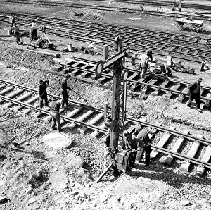 Construction worker, track construction
