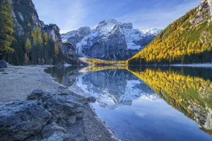 Croda del Becco, Seekofel, reflected in lake in autumn
