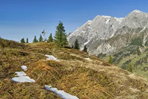 Cross at Hochkeil with Hochkoenig mountains