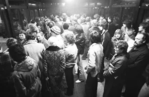 Crowd at the Dortmund Labour Office in the early hours of December 1981