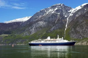 Category Scandinavia Prints: Cruiseship Marco Polo in Eidfjord