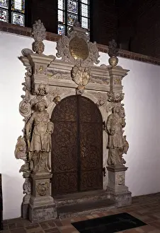 Crypt portal Schacht, St. Sankt, Saint
