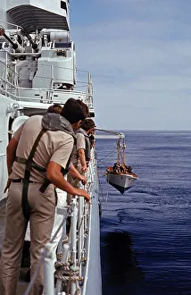 Cutter manoeuvre, soldiers, 56th foreign training voyage