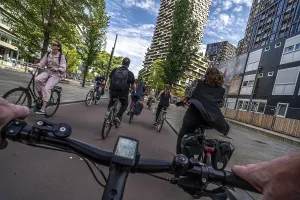 Cycle along the Jaarbeursplein