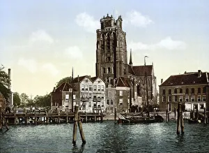 Dam and Maas harbour, Onze-Lieve-Vrouwekerk