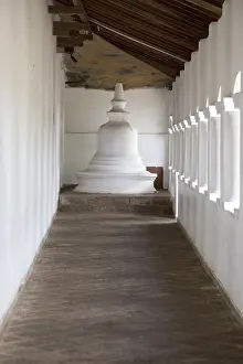 Dambulla cave Buddhist temple complex