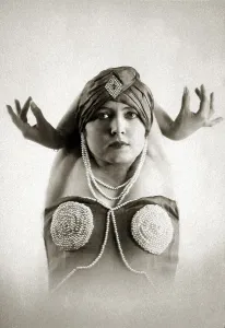 The dancer Veronika Canow with hands as antler