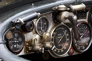 Dashboard of an old Bentley, Oldtimer Alpenrallye Kitzbuehel 2007