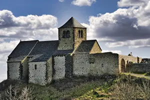 Dauzat-sur-Vodable. The Romanesque church of Saint-Geraud built on a basalt peak