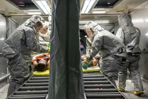 Category Historic EN Prints: Decontamination of injured persons after an assumed accident involving hazardous substances