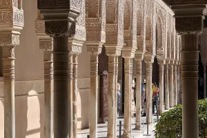 Framed Print : Decorated columned hall with Arabic ornaments in the Alhambra